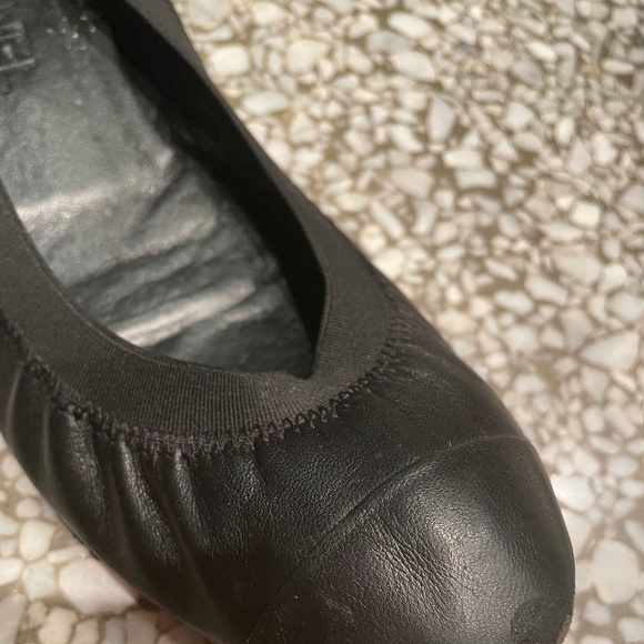 CHANEL Black Leather Flats - Picture 5 of 6
